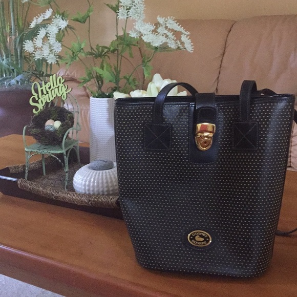 Dooney & Bourke Handbags - Black shoulder tote bag by Dooney & Bourke